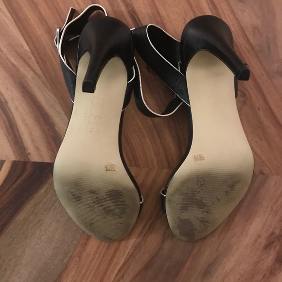 BCBG Paris Heeled Sandal in Black with White Trim - Picture 6 of 7